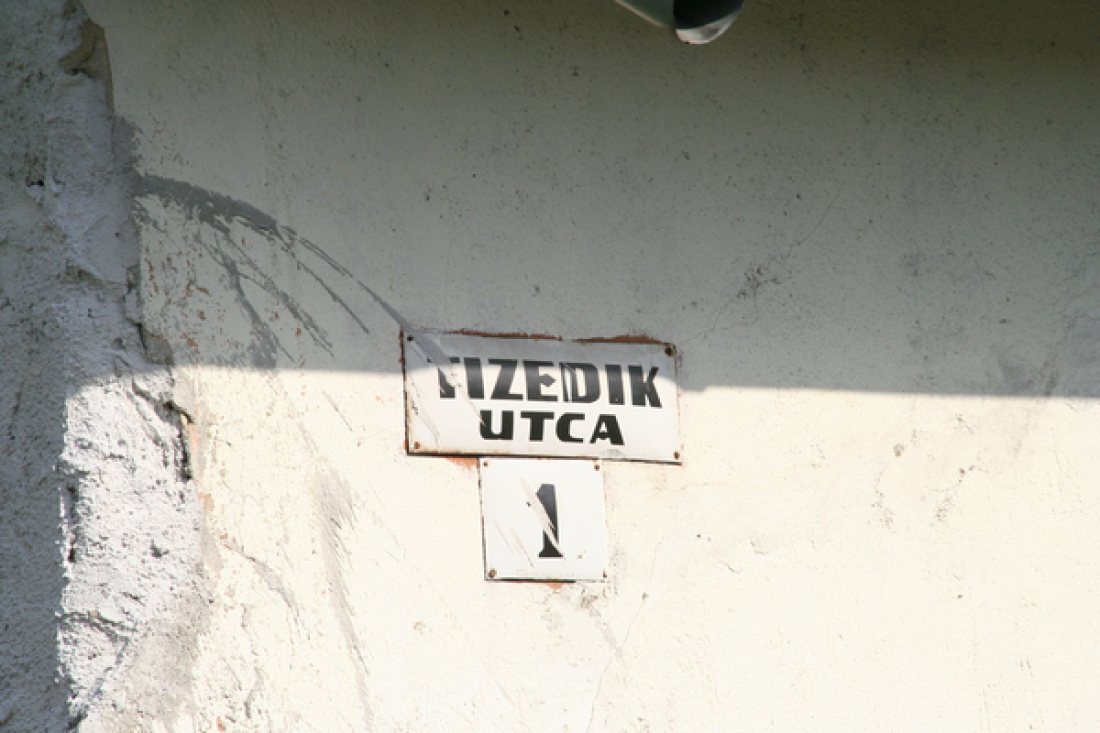 Írásbeli kérdés a romák szervezett kilakoltatása kapcsán